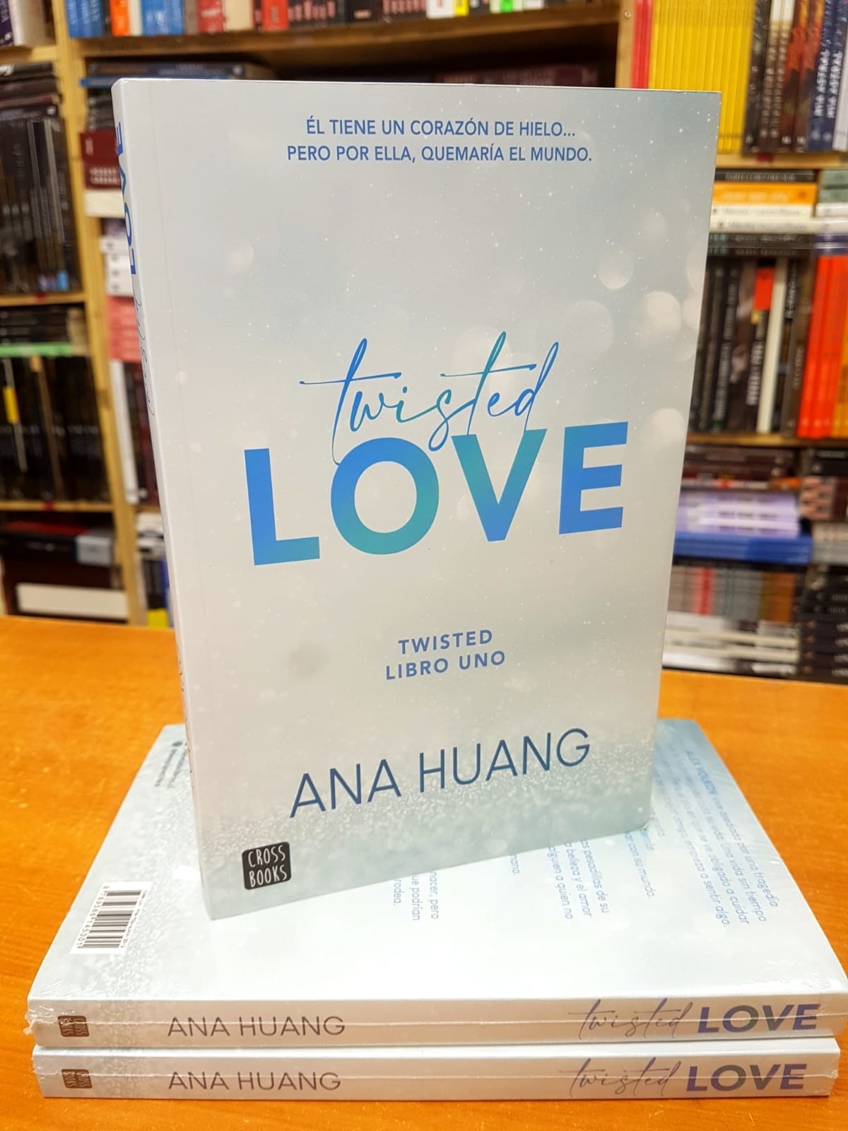Libros, Locos & Más - Libro: Twisted Love. Autor(a): Ana Huang.